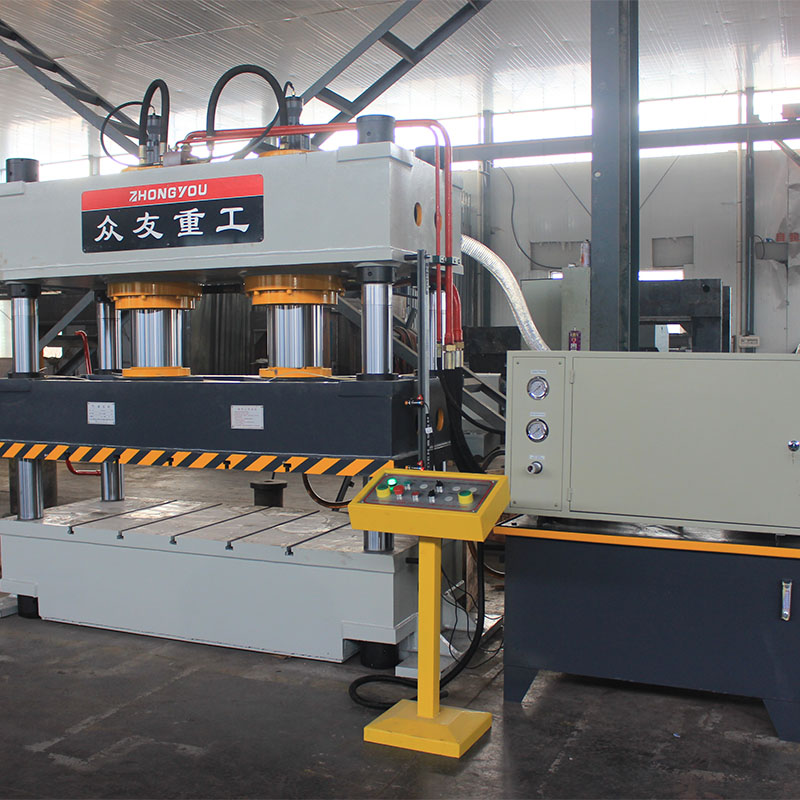 油壓機廠家告訴你四柱油壓機的區別