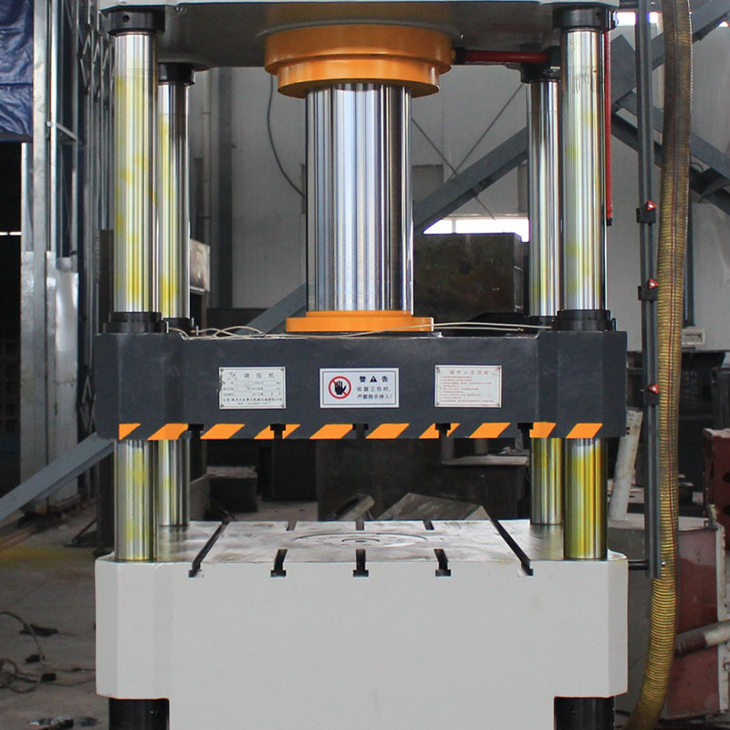 200T三梁四柱液壓機