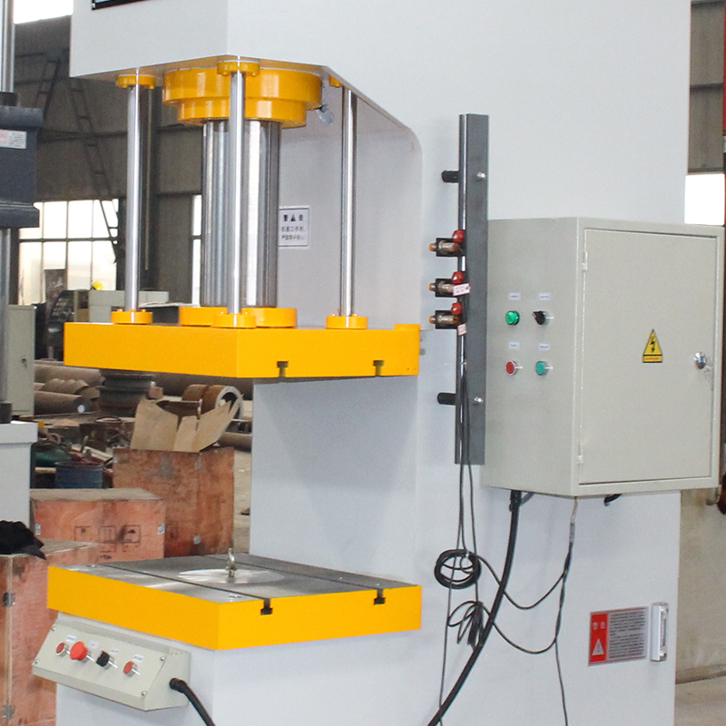 63T帶四向?qū)е絾伪垡簤簷C(jī)