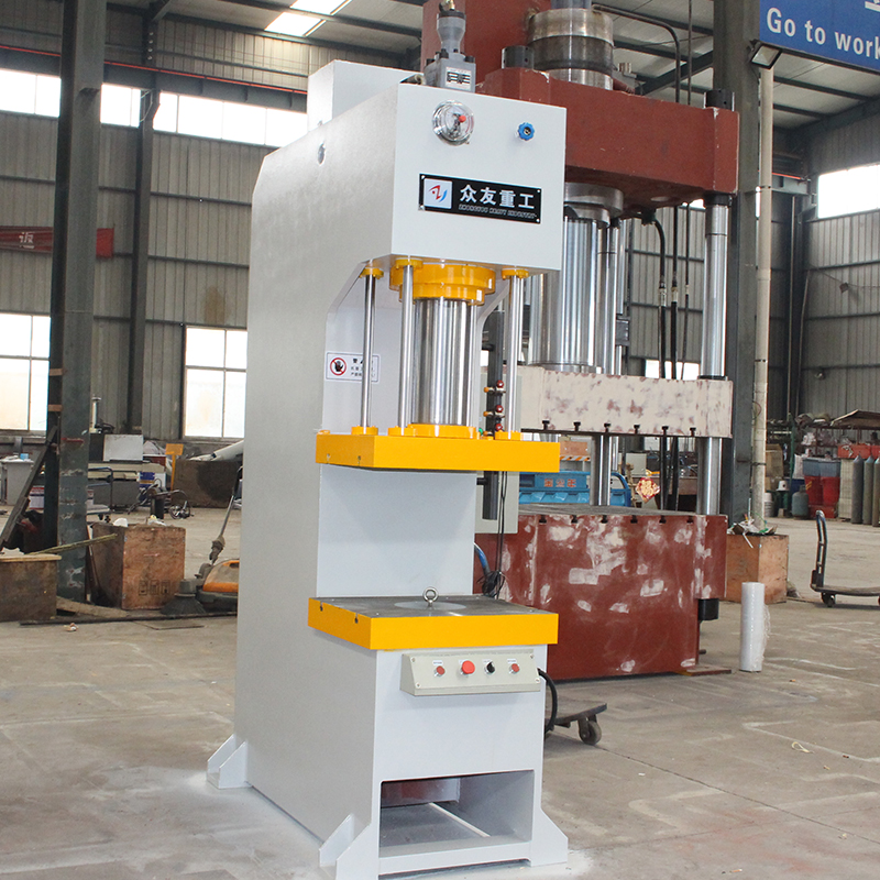 63T帶四向?qū)е絾伪垡簤簷C(jī)