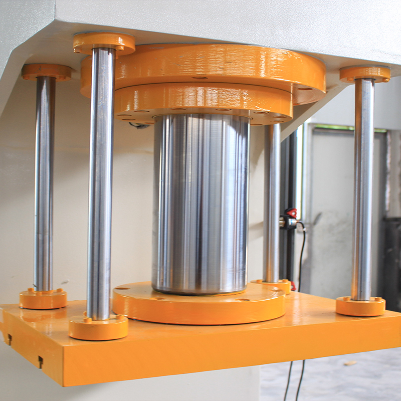 63T帶四向?qū)е絾伪垡簤簷C(jī)